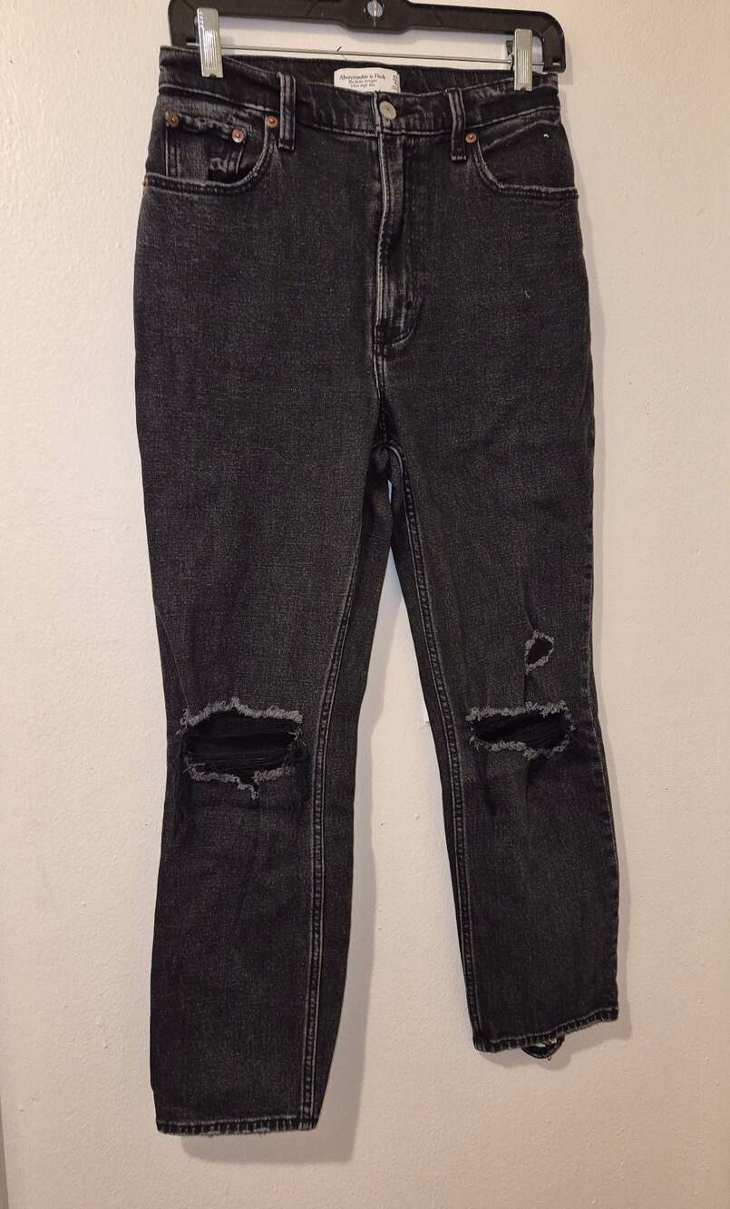 Abercrombie & Fitch The Ankle Straight Ultra High Rise Jeans Black Ripped Size 2